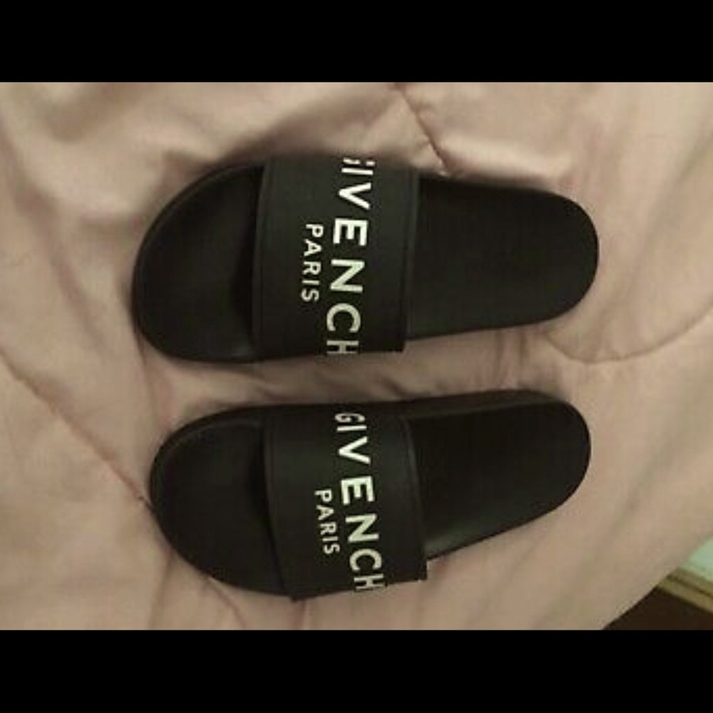 Givenchy slides size 9